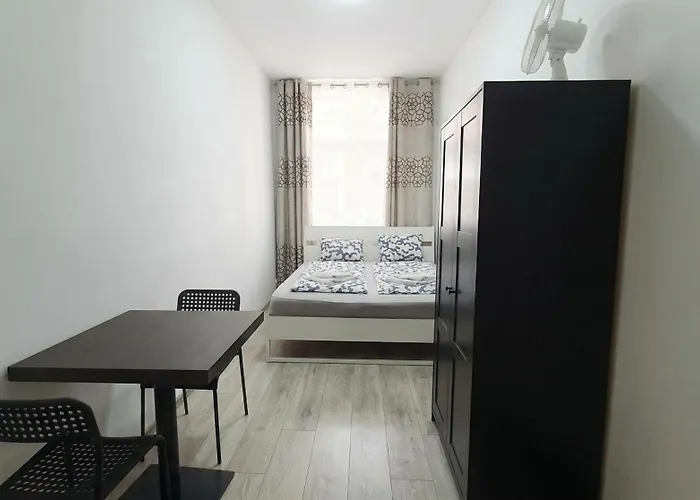 Quick Access To Vienna Center - Simple Private Rooms With Wifi