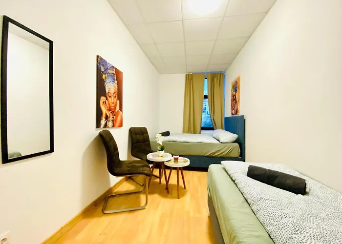Quiet Well-Connected Area Comfy 3Br Apartment