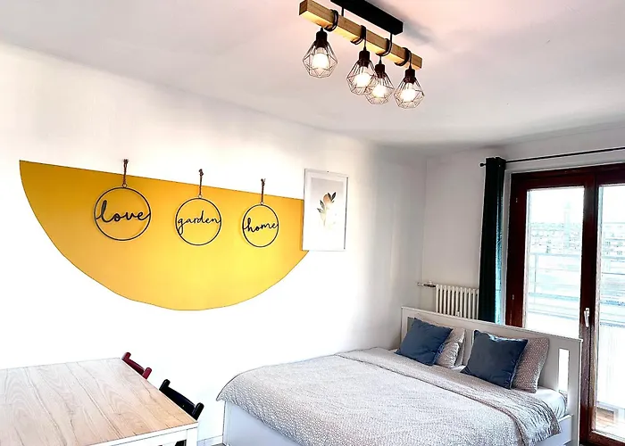 Nr 1 Apartment With 2 Balconies 3 Bedrooms Near Main Train Station