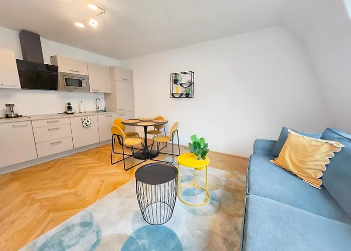 Freshly Renovated Apartment In Trendy Area L Hg21