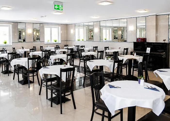 Hotel Donaustadt Kagran - At Metro U1
