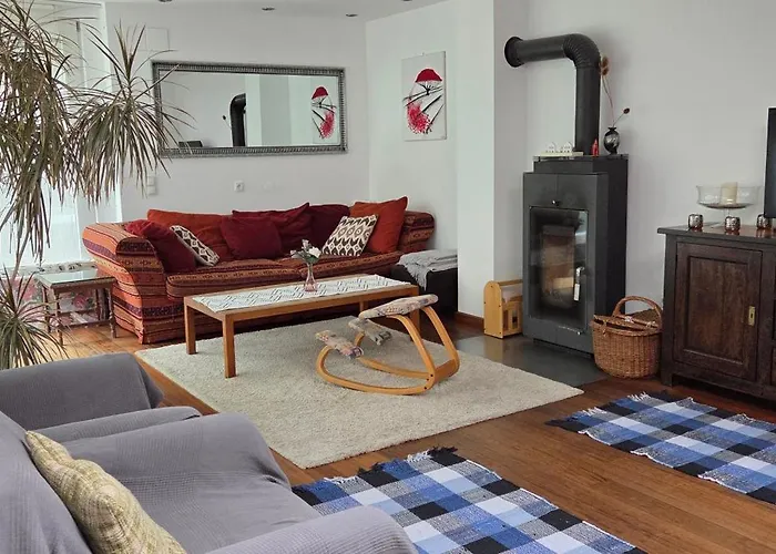 Bright Top-Floor Apartment With Terrace - 2 Bedrooms - Quiet Area, 20 Min To Center