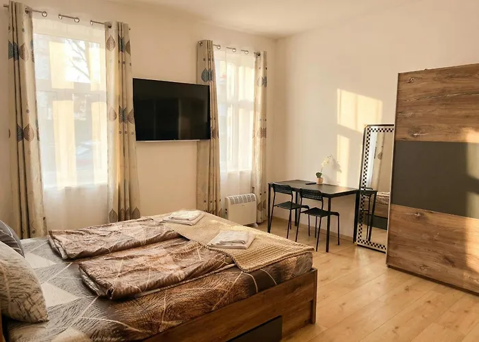 15-Min To Center, Budget-Friendly 1Br Apartment