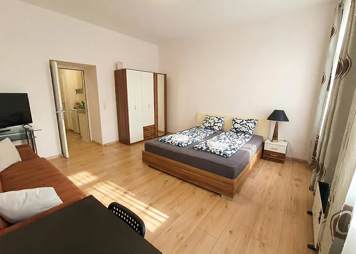 Only 15 Min To Center - Comfortable 1Br Apartment With Tv & Wifi