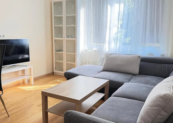 City Home Stay Apartments - 8 Min To City Center