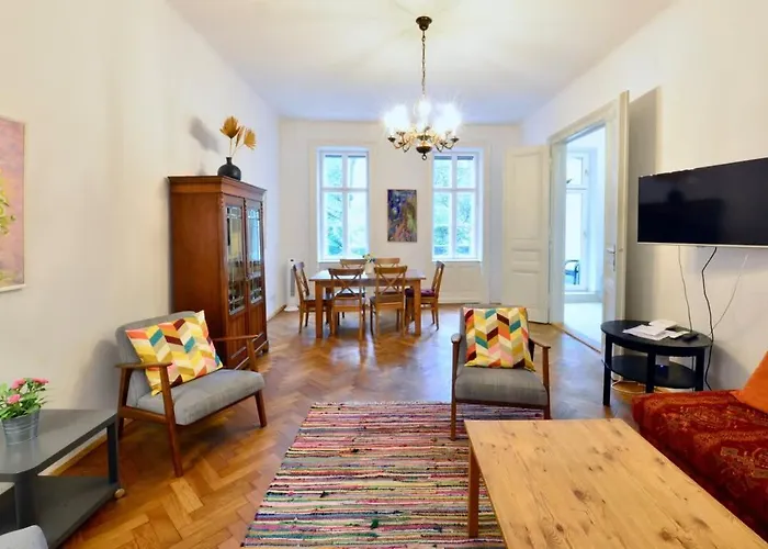 Central & Charming Viennese Flat