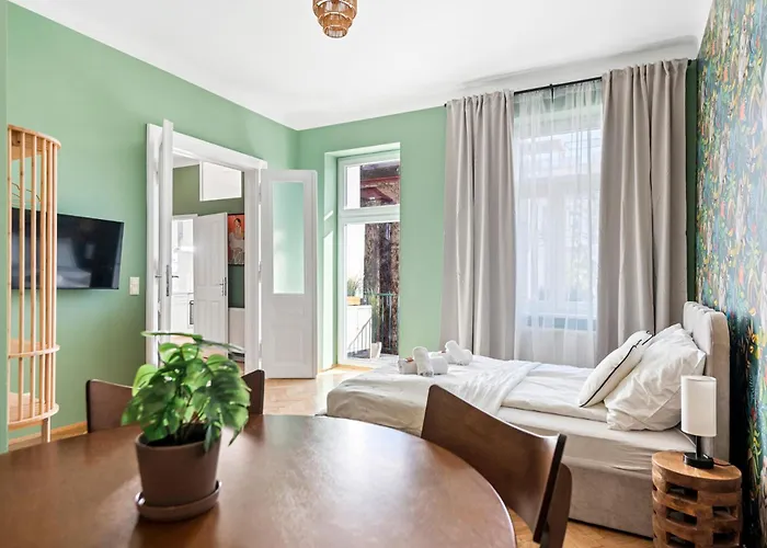 Central & Modern Apartment With Balcony