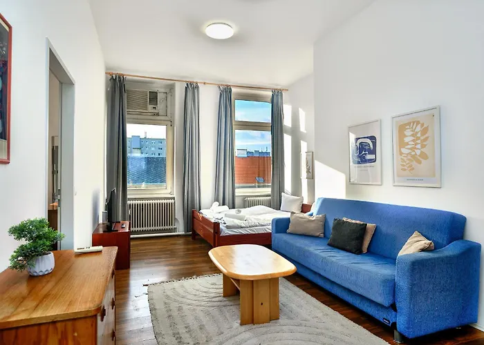 2 Bedrooms & Free Parking