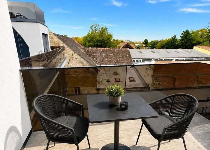 Exklusiv 2Br Penthouse! Ac - Balcony - Garage!