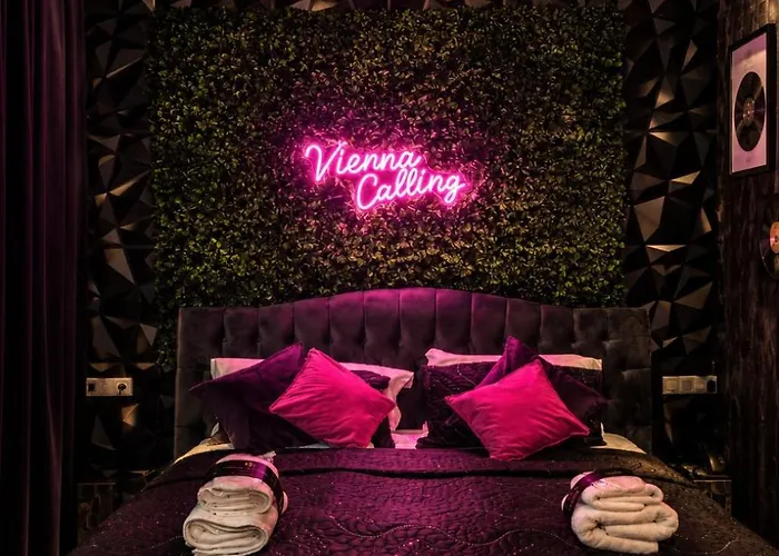 Urban Budget Hotel- Unique Boutique Hotel On Best Location
