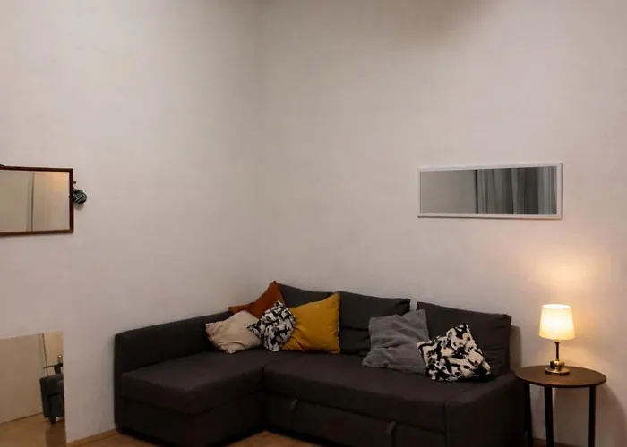 Room Close To Burggasse Stadthalle