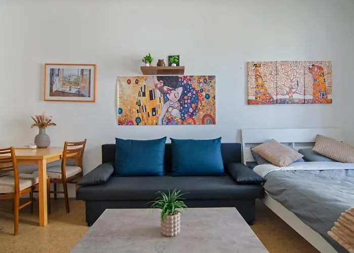 Cozy Belvedere Apartment