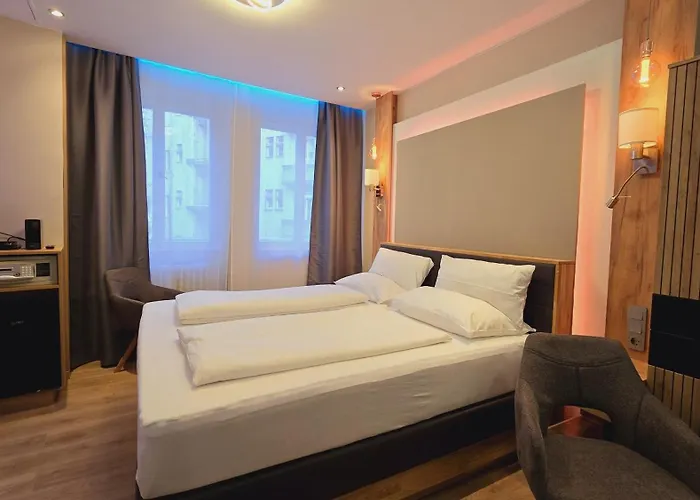 Elegance Lux Living 212