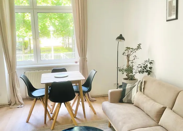 Schoenbrunn Family Retreat Spacious 3Br Apartment 6-7 Sleeps - Steps To Metro & Park