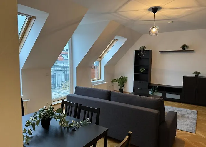 50Qm, Schoenbrunn, Central, Balcony, Attic