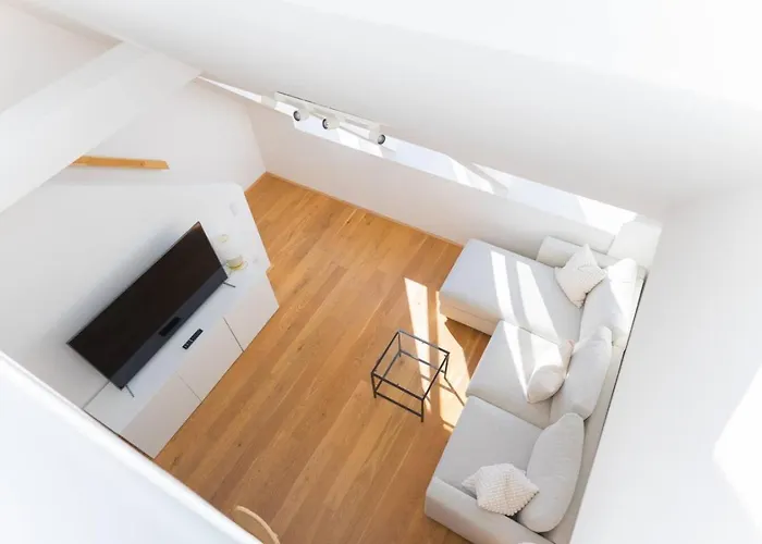 Maisonette Apartment By Schonbrunn