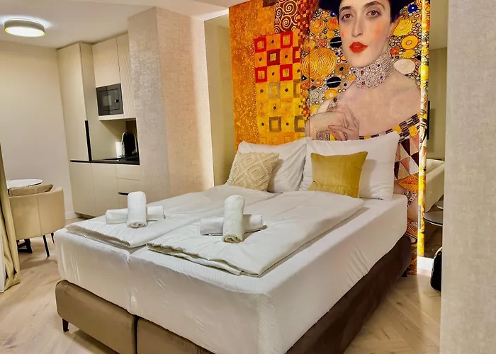 Luxury Apartment Legrand With Garden