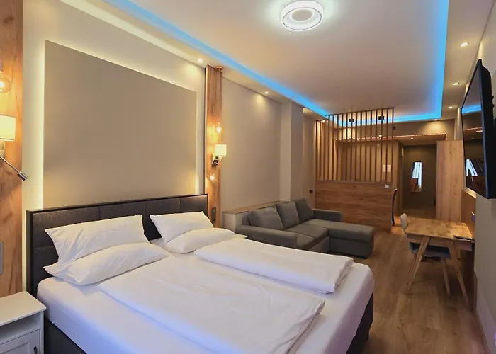 Elegance Lux Living 214