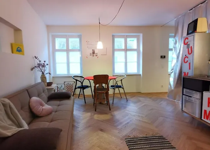 Culinary Art Space & Cozy Retreat
