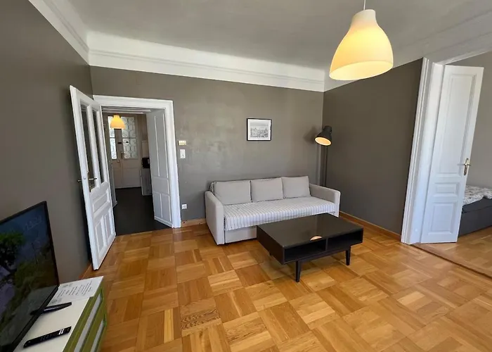 Cosy 2-Room Apartment Schoenbrunn 1