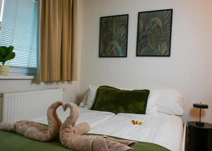 15 Min To City Center I Free Private Parking