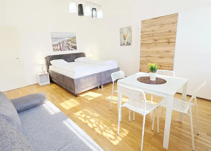 Near Wiener Stadthalle - Cozy 1Br Apt With Wifi & Tv
