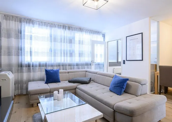 Mid-Term 2 Bedroom Apartment In Pasettistrasse