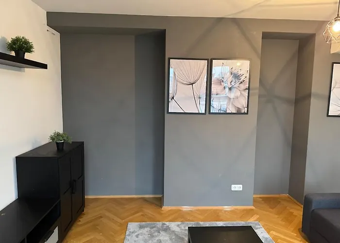 50Qm, Schoenbrunn, Central, Balcony, Attic