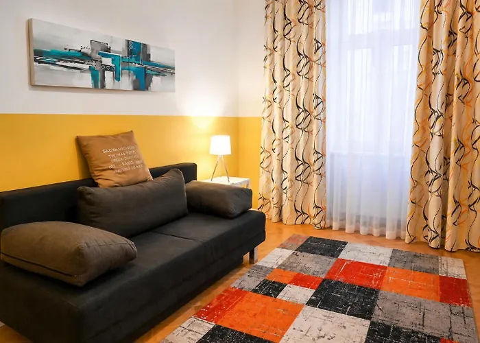 2 Bedroom Apartment For 6 Near Augarten, Donaukanal & U2 Taborstrasse
