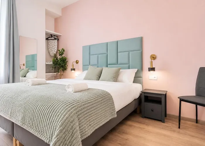 Queen Bed Central Studio With Kitchen