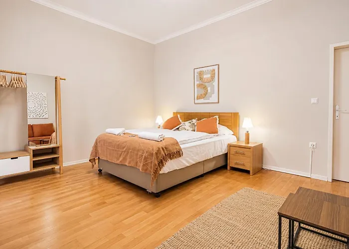 Stylish Modern Studio For 4P With Private Garden