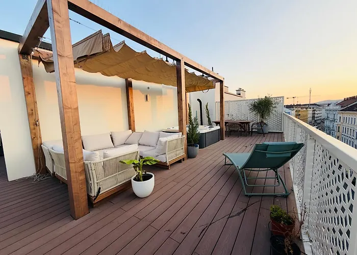 Rooftop Hideaway Mit Whirlpool & Panorama