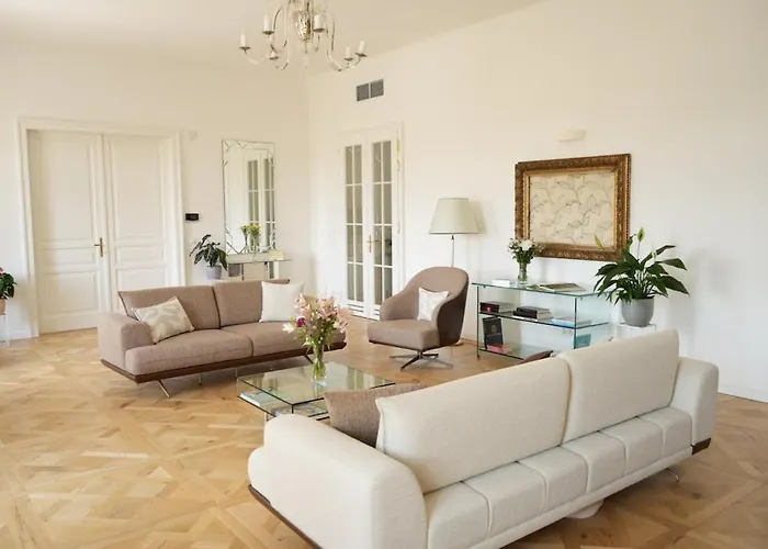 Large, Elegant Residence Vienna