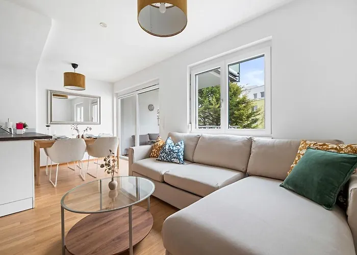 Modern Apartment With Balcony, Free Parking - U1 Metro