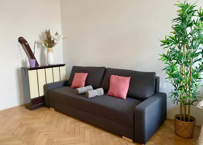 Long-Term Central Apartment