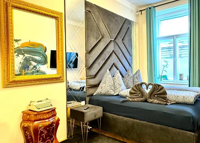 Modern 3 Bd Apartment Next To Centre 75 Sq M
