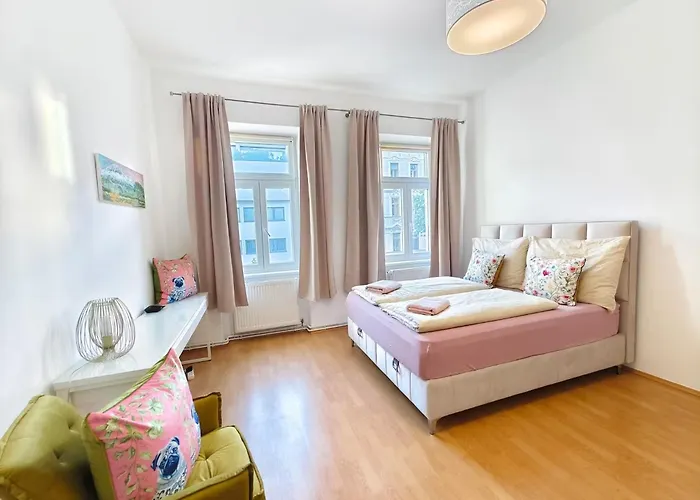 Rose Apartment