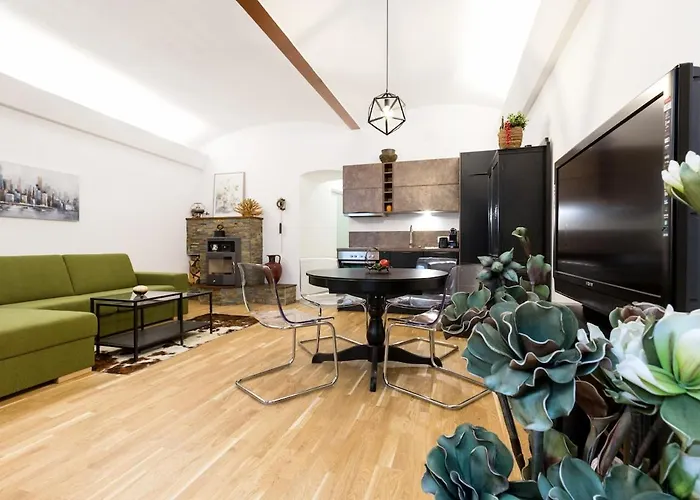 Garden Apartment In Vienna Center