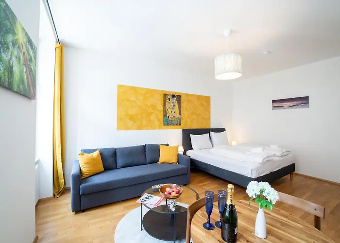 Stylish Apartment With Free Parking