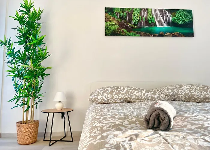 Modern Apartment With Garden & Free Parking