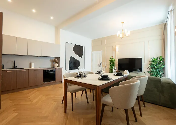 Modern 2-bedroom Flat - Prime Landstrasse Location