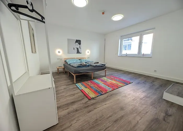 K06 - Centrally Located Apartment Near Metro Station