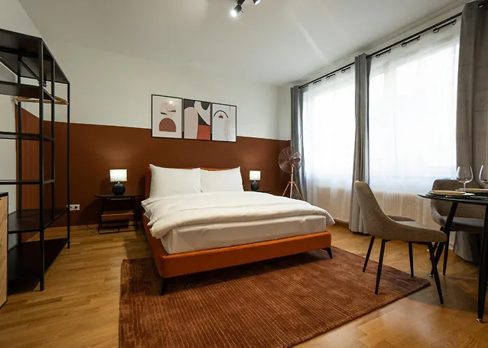 Spacious Studio In Prime Location With Queen Bed