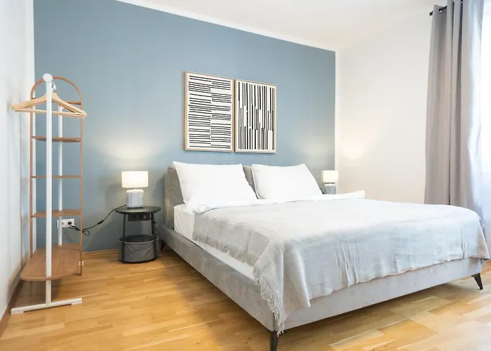 Brand New! Selfcheck-In, King Size Bed, Free Wi-Fi
