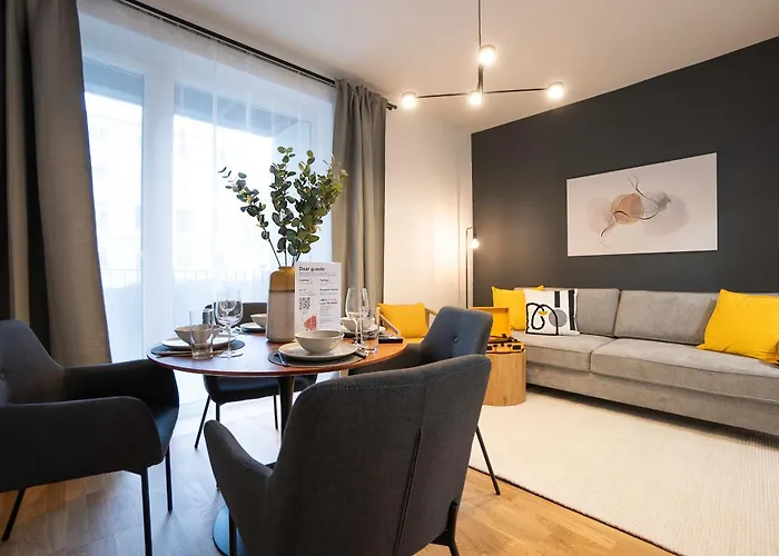 Bright Apartment In The Center With A Balcony