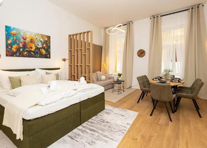 Travellers Deluxe Near City Centre