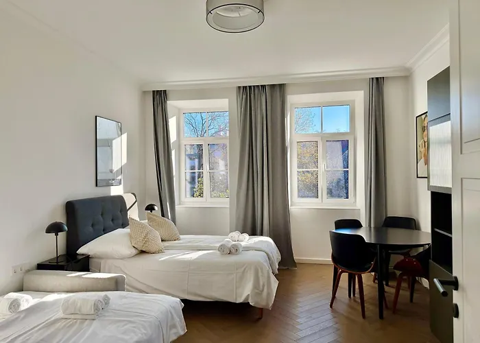 Brand New Luxury Apartment With Free Parking & Ac