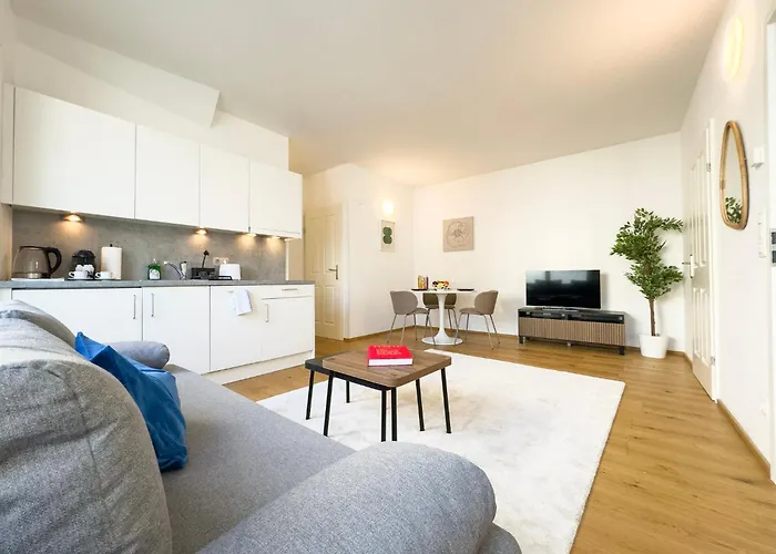 Avio, Modern 1 Bedroom Apartment, Tv
