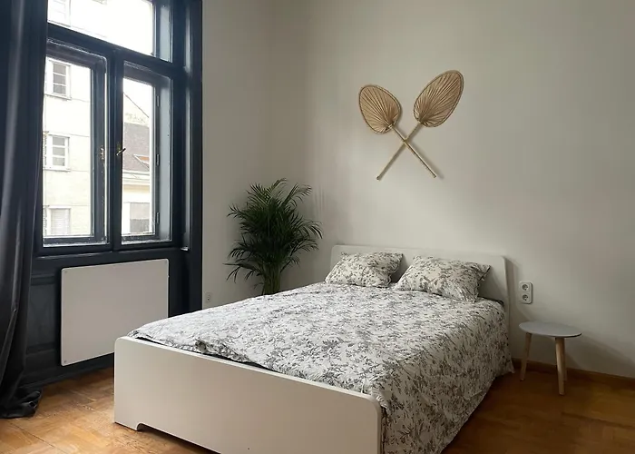Long-Term Apartment In Heart Of Vienna