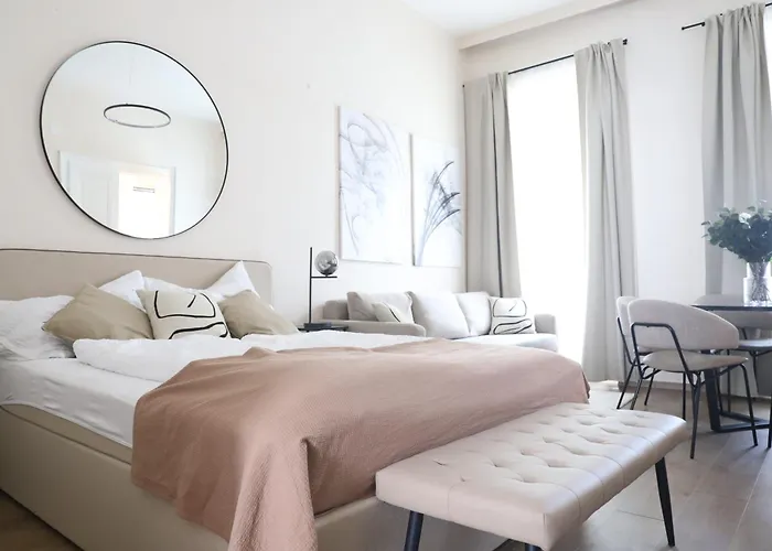 Stylish Apartment - Central - Next To U6 Metro And Akh